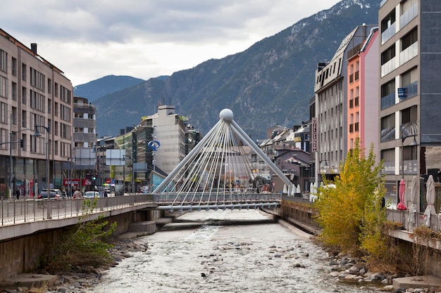 Il Pont de Paris è un ponte ad Andorra la Vella