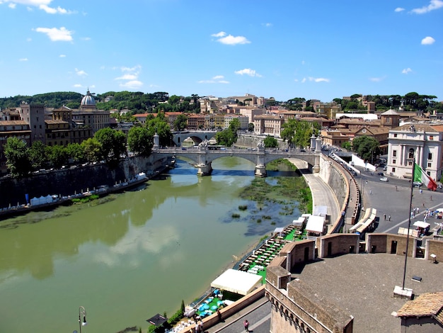 Il ponte attraverso il Tevere Roma Italia