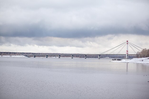 Il ponte sul fiume neva