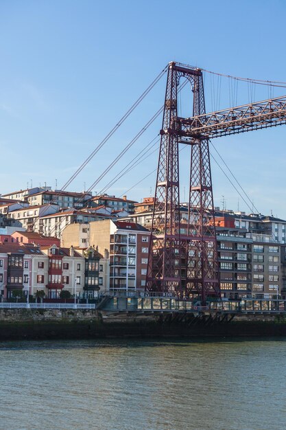 Il ponte trasportatore di sospensione Bizkaia (Puente de Vizcaya) in Portugalete, Spagna. Il ponte che attraversa la foce del fiume Nervion.