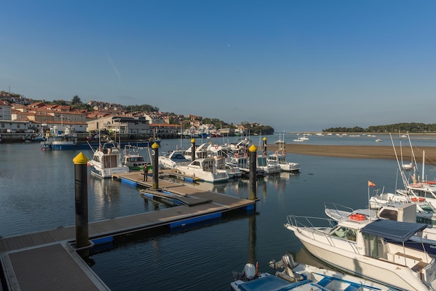 Il porto di San Vicente de la Barquera, Cantabria, Spagna