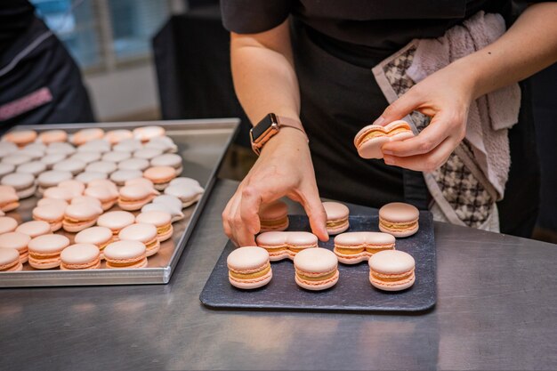 Il processo di preparazione dei macarons