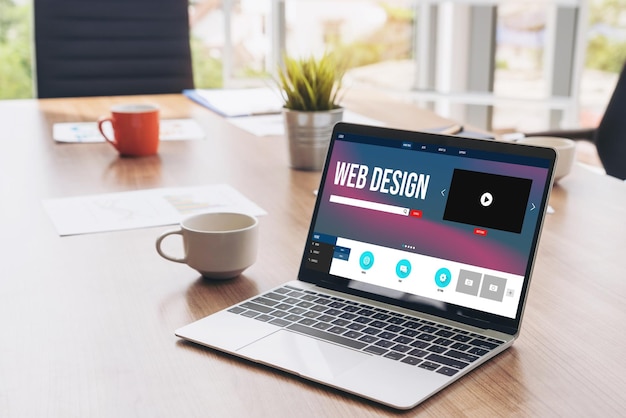 Il software di progettazione del sito web fornisce un modello di moda per le attività di vendita al dettaglio online