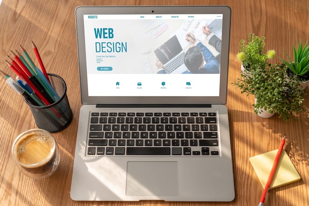 Il software di progettazione del sito web fornisce un modello di moda per le attività di vendita al dettaglio online