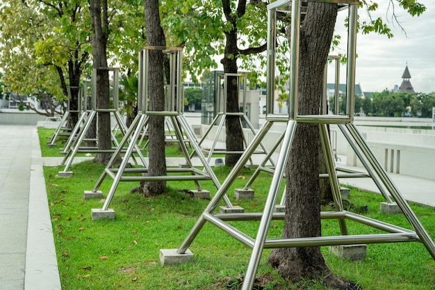 Il supporto per alberi in acciaio inossidabile migliora la stabilità degli alberi nel paesaggio all'aperto