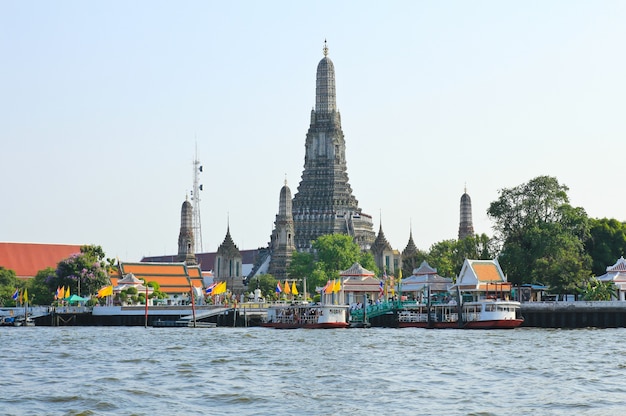 Il Tempio di Dawn, Wat Arun, sul fiume Chao Phraya a Bangkok, in Tailandia