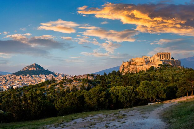 Il tempio iconico del Partenone nell'Acropoli di Atene, in Grecia