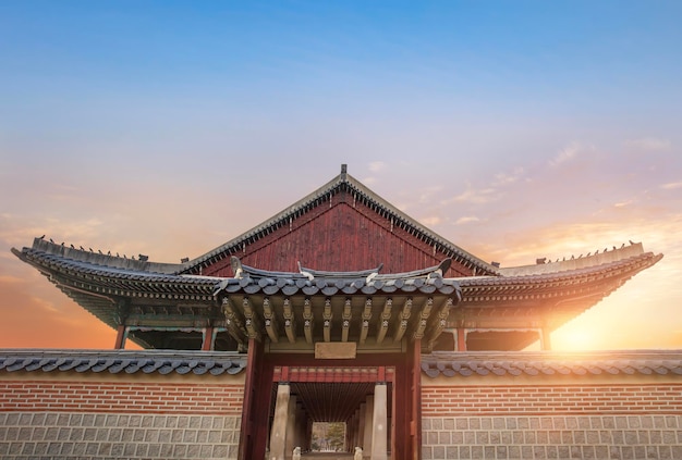 Il tramonto al Palazzo Gyeongbokgung a Seoul, Corea del Sud