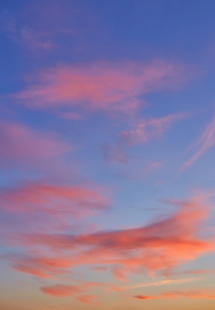 Il tramonto arancione può essere utilizzato come sfondo