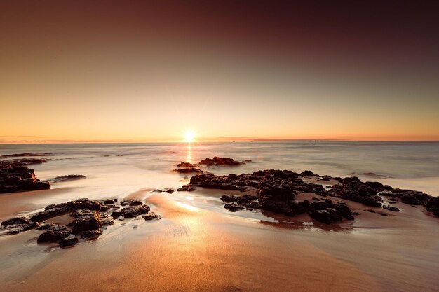 Il tramonto sulla spiaggia di Bunbury nell'Australia occidentale