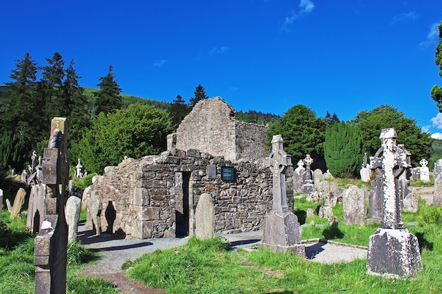 Il vecchio cimitero di Glendalough Monastic Settlement Irlanda