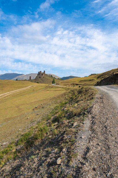 Il villaggio di Upper Omalo e la fortezza Keselo. Viaggio in Georgia. Caucaso