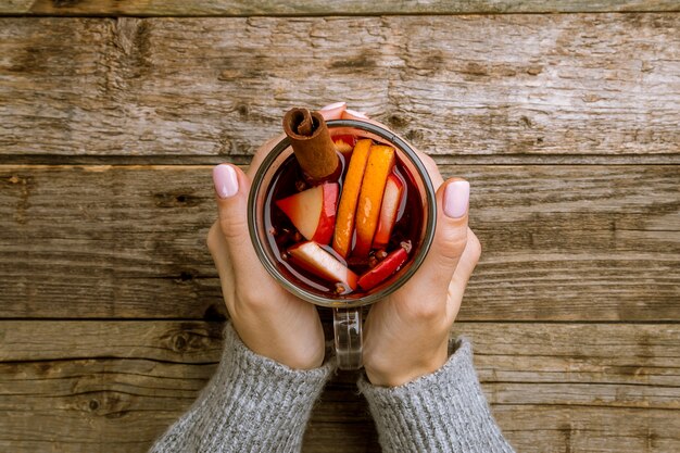 Il vin brulé prende le mani