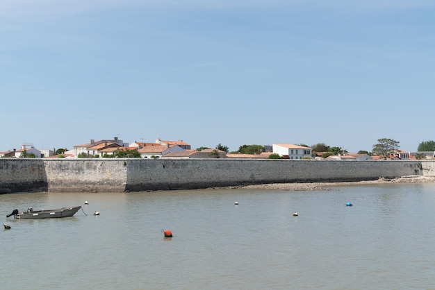 Ile d'Aix Fort de la Rade fortezza medievale fortificata vista dalla barca