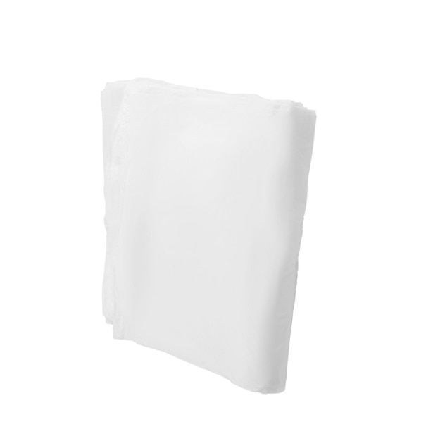 imballaggio di sacchetti di plastica bianchi impilati su sfondo bianco