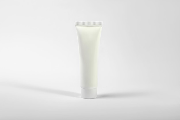 Imballaggio tubo crema isolato su bianco Stock mockup