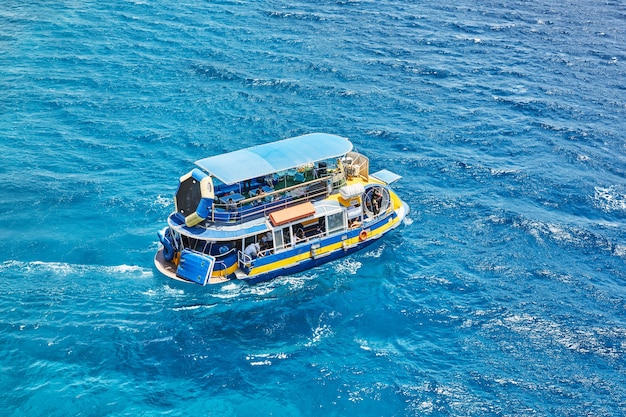 Imbarcazione da diporto per viaggi nel Mar Rosso, in Israele.