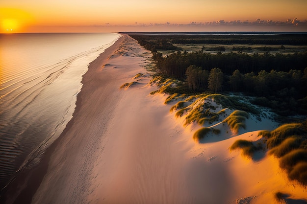 Immagine aerea di un tramonto sul Mar Baltico in estate Polonia