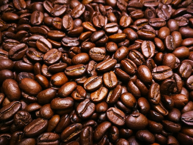 Immagine completa di chicchi di caffè tostati