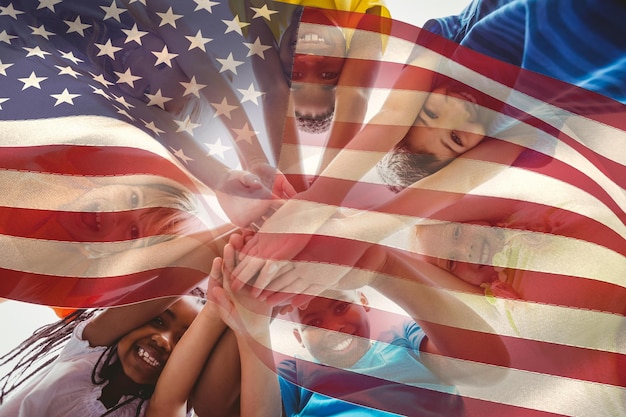 Immagine composita della bandiera nazionale degli Stati Uniti generata digitalmente