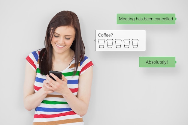 Immagine composita della messaggistica di testo dello smartphone