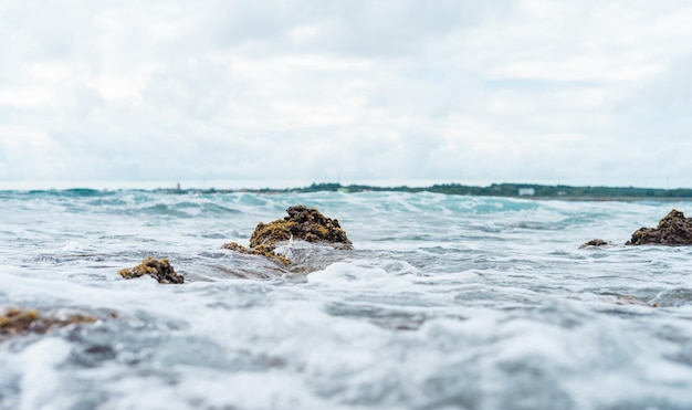 Immagine del primo piano delle onde dell'oceano