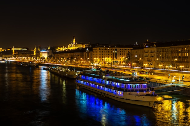 Immagine editoriale di Night Budapest