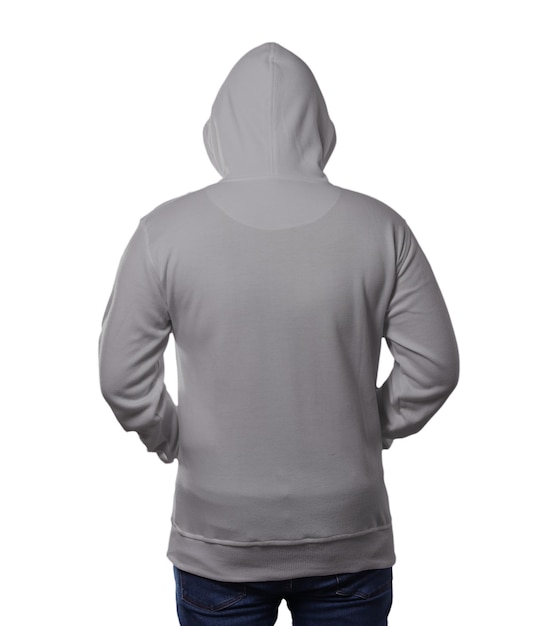 Immagine ravvicinata di un uomo che indossa un cappuccio grigio isolato sulla schiena di un uomo bianco che pensa a un gesto