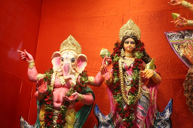 Immagine ritratto di Lord Ganesh e Lord Laxmi