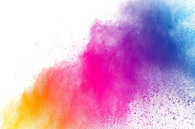 Immagine sfocata di vernici in polvere multicolore su sfondo bianco