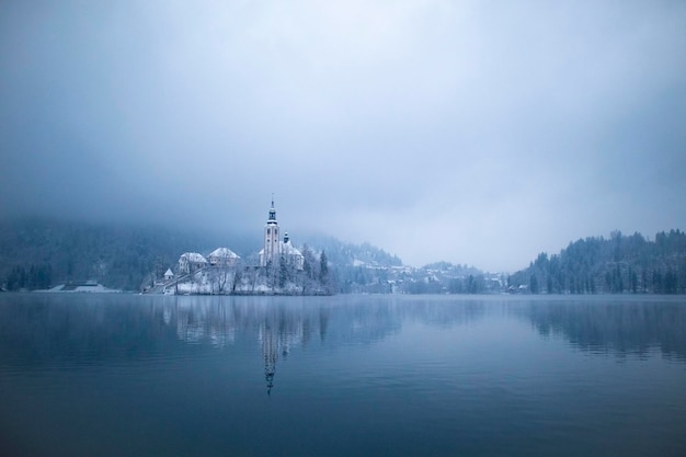 Immagini da Bled, Slovenia, in autunno e in inverno