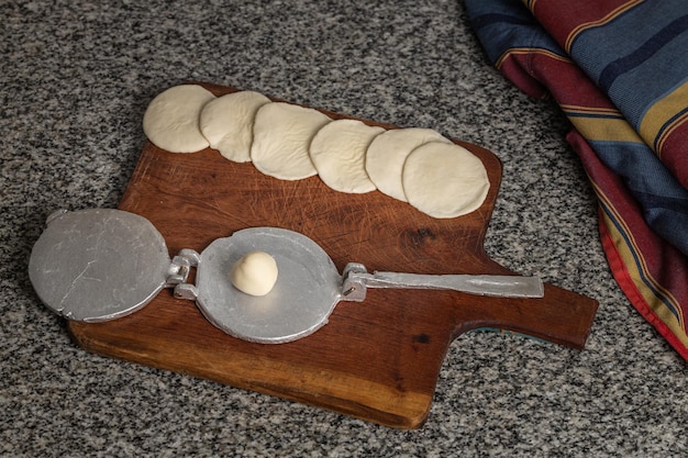 Impasto per fare tortillas per chalupas cibo tipico messicano