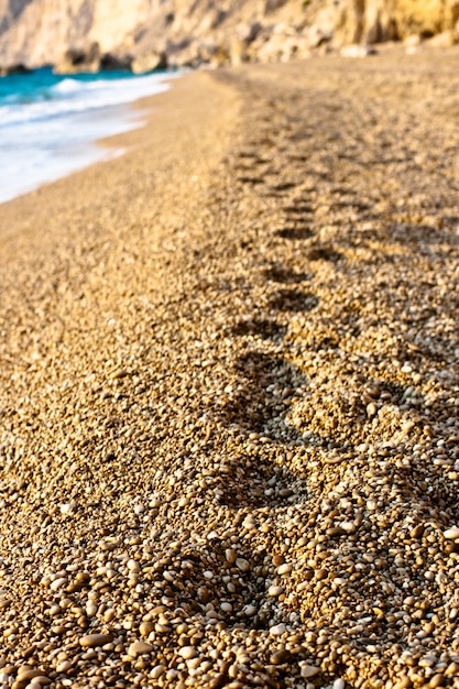 Impronte sulla spiaggia