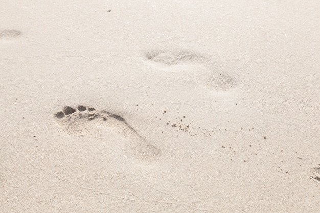 Impronte sulla spiaggia