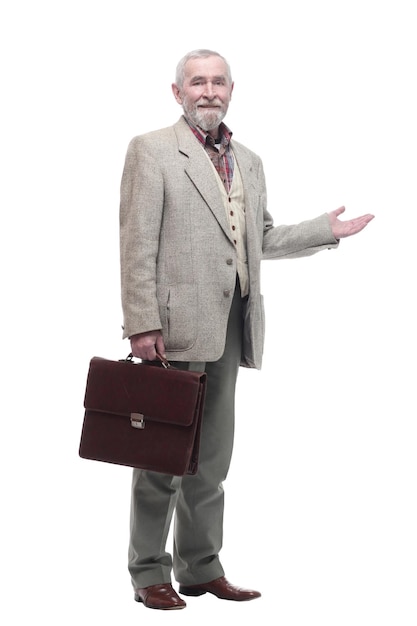In piena crescita. uomo d'affari anziano con una valigetta in pelle.