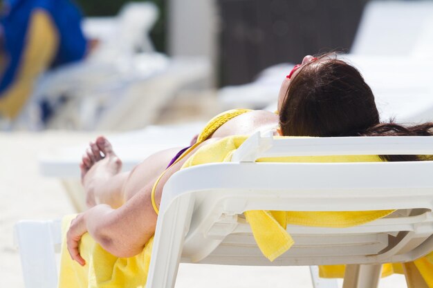 In vacanza sulla spiaggia del Mar dei Caraibi.