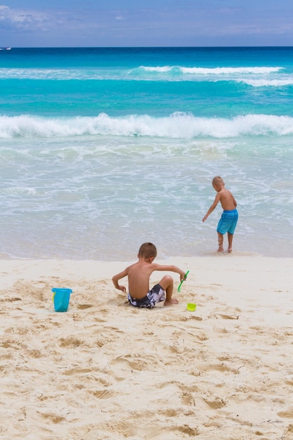 In vacanza sulla spiaggia del Mar dei Caraibi.