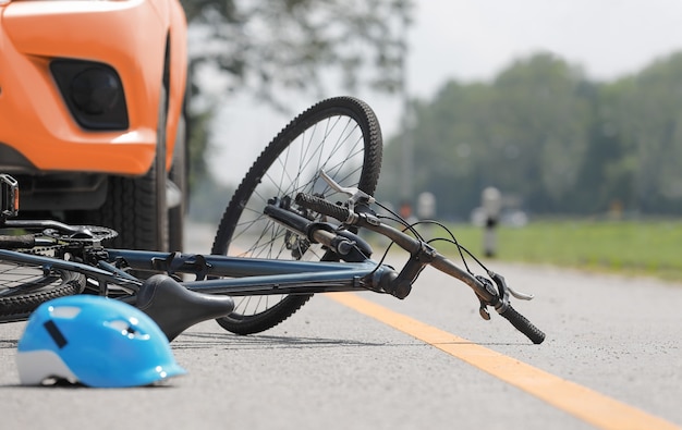 Incidente in bicicletta sulla strada