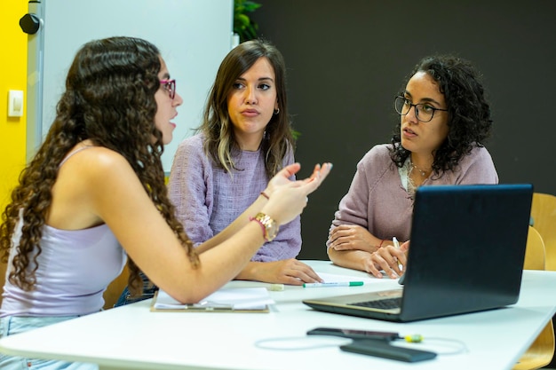 Incontro di giovani imprenditrici