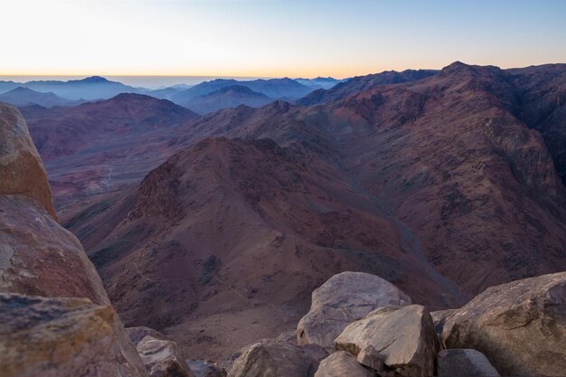 Incredibile alba al monte Sinai Bella alba in Egitto Bella vista dalla montagna