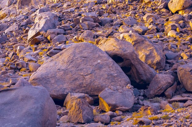 Incredibile alba sul monte Sinai, bellissima alba in Egitto, bellissima vista dalla montagna