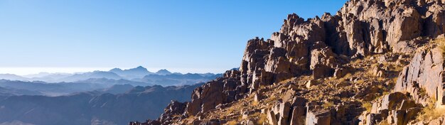 Incredibile alba sul monte Sinai, bellissima alba in Egitto, bellissima vista dalla montagna