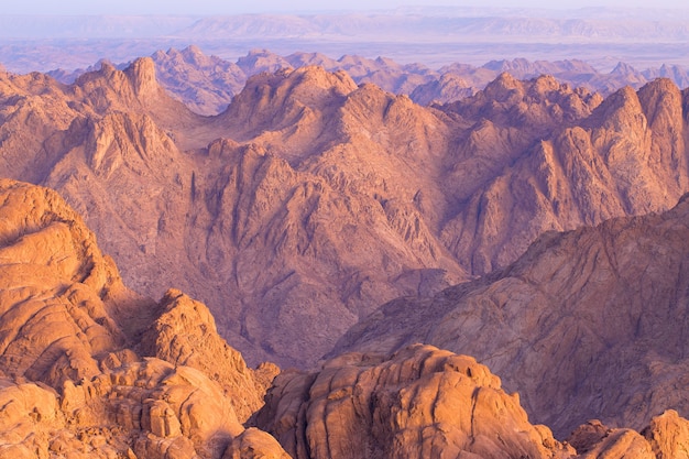 Incredibile alba sul monte Sinai in Egitto