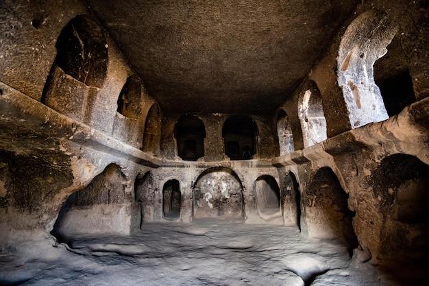 Incredibile monastero selime tagliato nel tufo vulcanico in Cappadocia, in Turchia