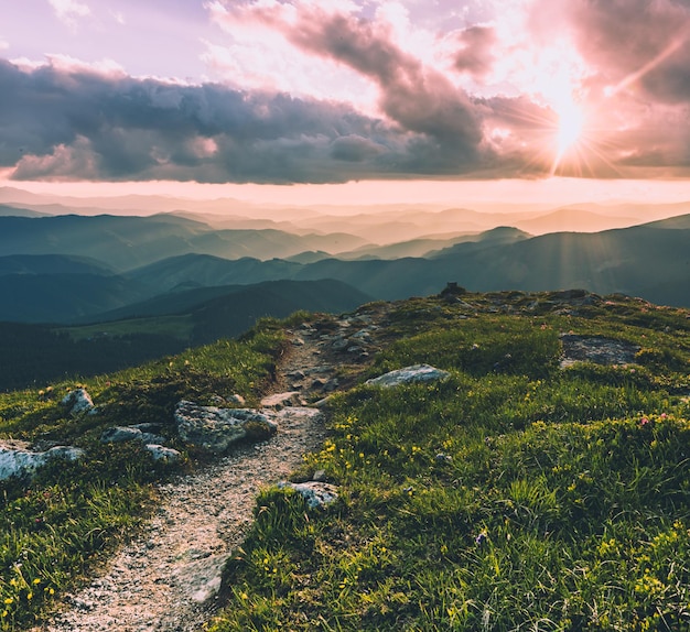 Incredibile paesaggio di montagna