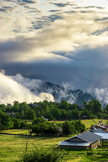 Incredibili foto di villaggi e paesaggi di montagna. Savsat, Artvin - Turchia