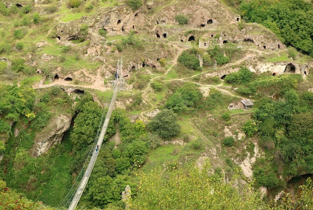 Incredibili grotte e formazioni rocciose del vecchio villaggio di Khndzoresk nella provincia di Syunik in Armenia