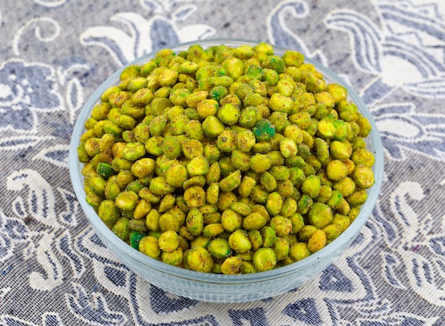 Indian Namkeen Snack Food Masala verde piselli