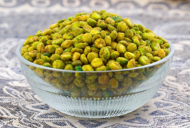 Indian Namkeen Snack Food Masala verde piselli