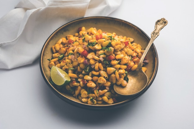 Indian Sweet Corn Chat o Chat è una ricetta per uno spuntino facile da preparare, servita in una ciotola o in un piatto. Messa a fuoco selettiva